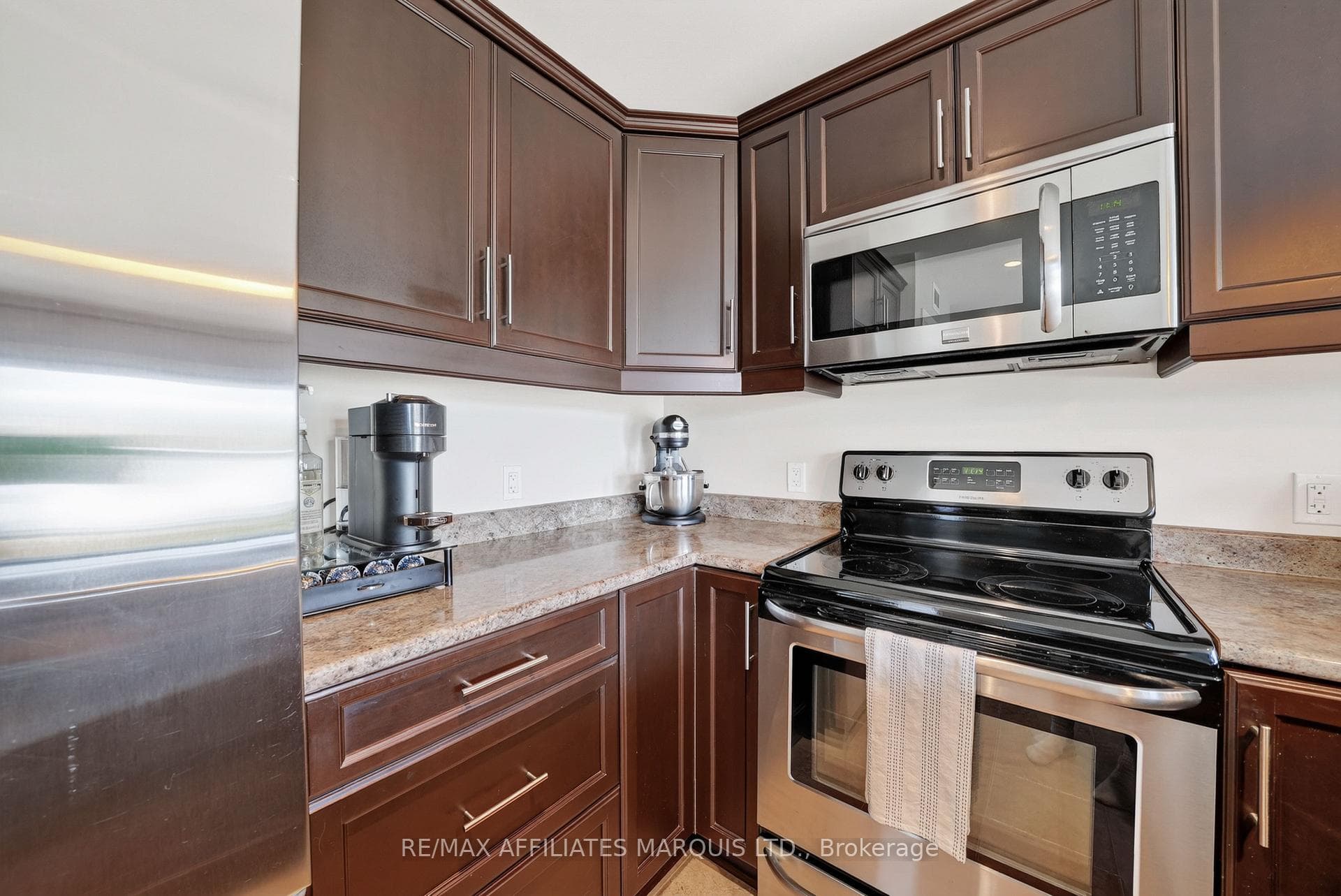 348 Glen Nora Drive photo 15