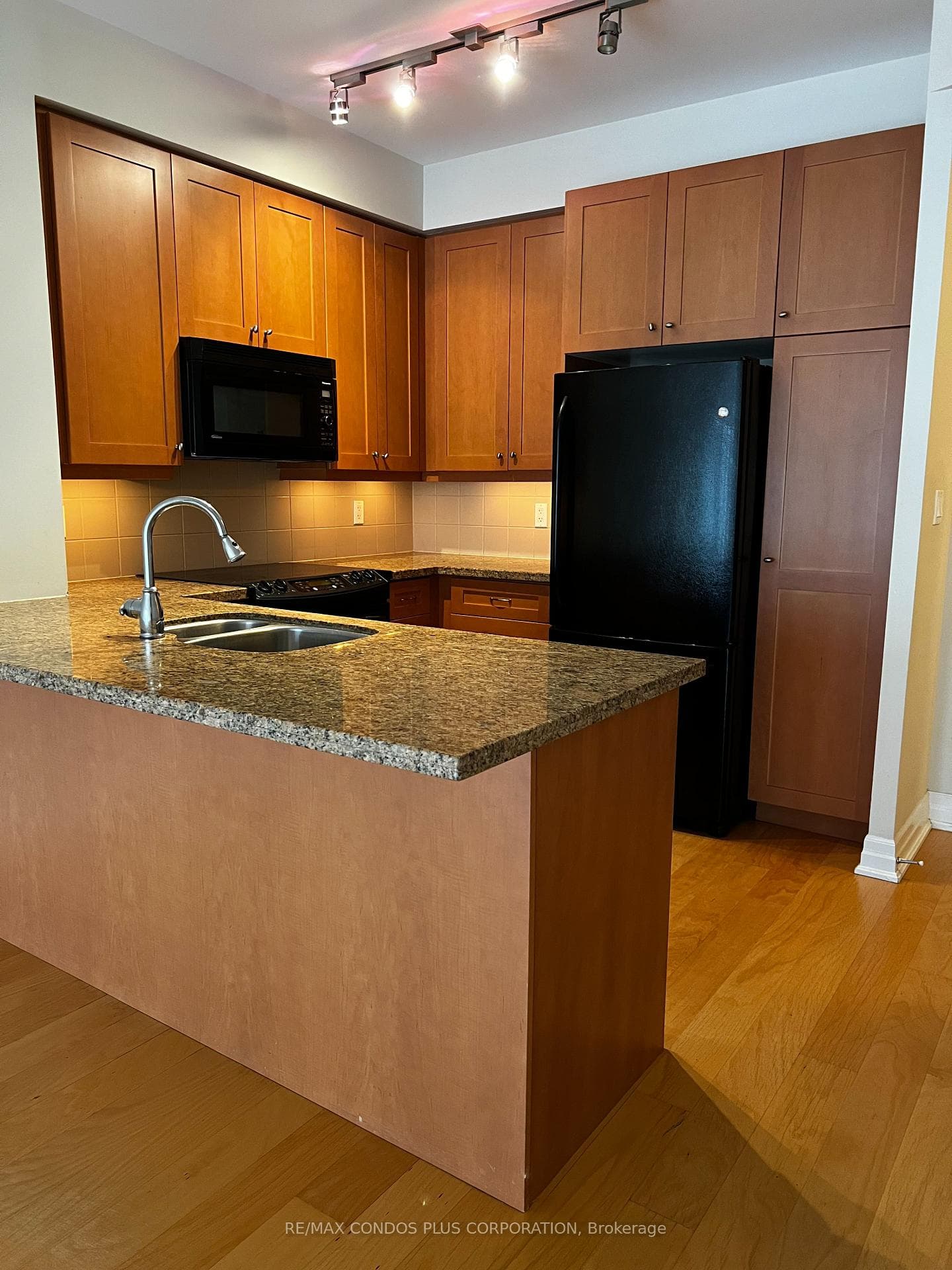 2855 Bloor Street Unit 619 photo 5