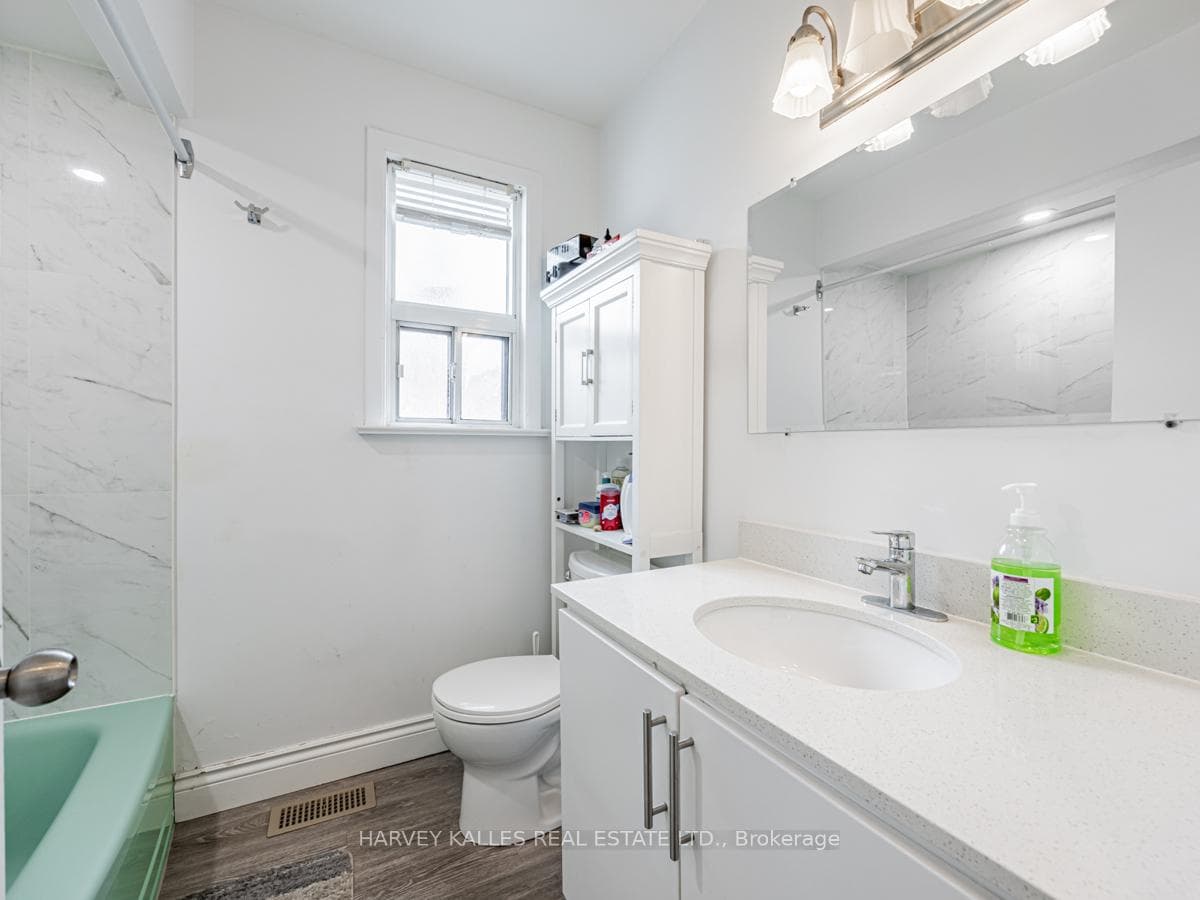 33 Falstaff Avenue photo 17