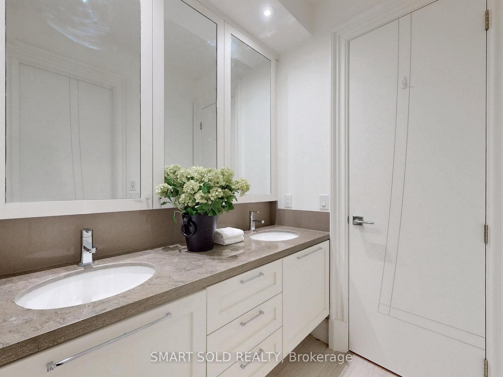 5 Pembury Avenue photo 33