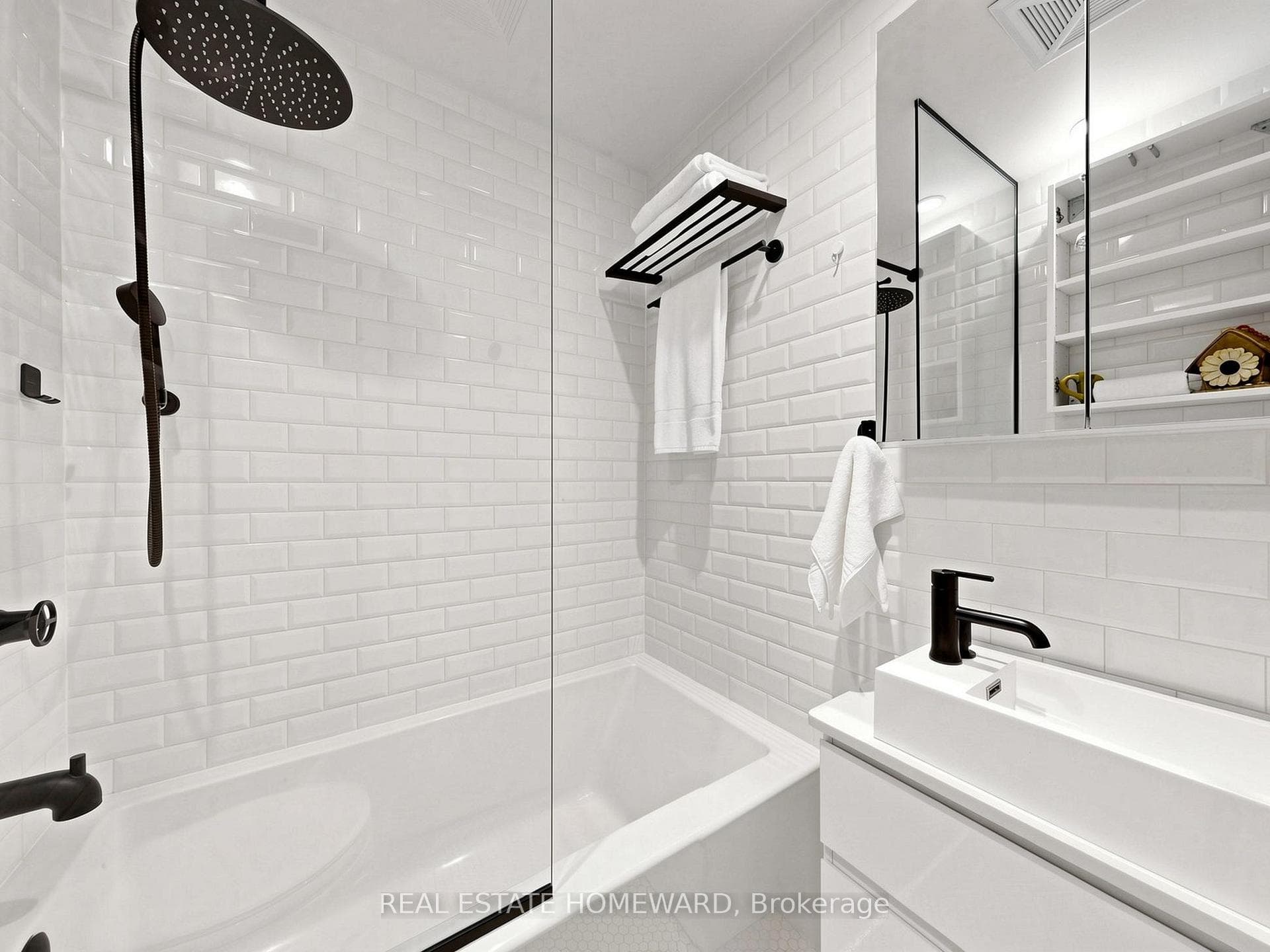 106 Dovercourt Road Unit 706 photo 12