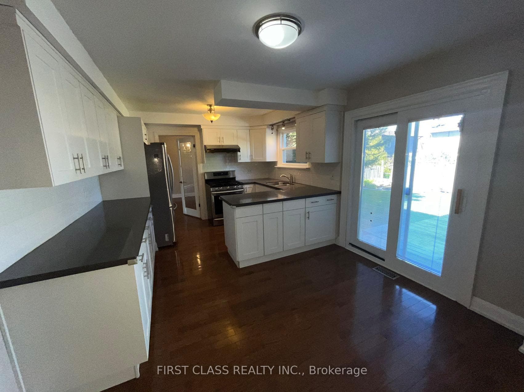 61 Rose Way photo 5