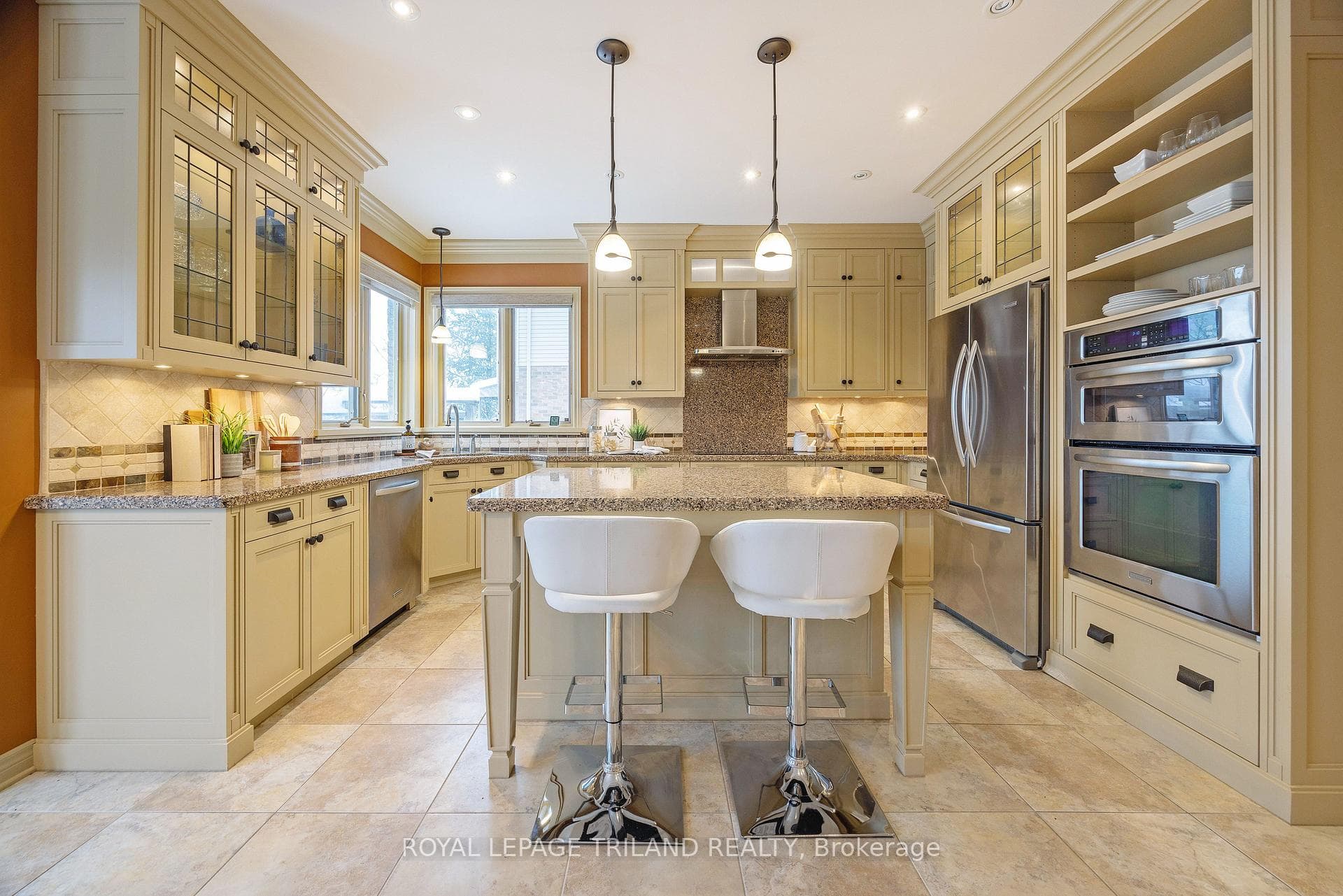 90 LONGVIEW Court photo 16