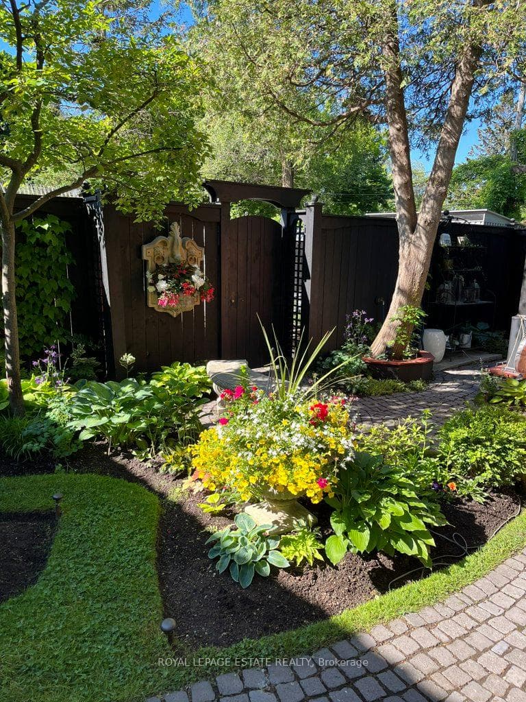 314 Scarborough Road photo 48