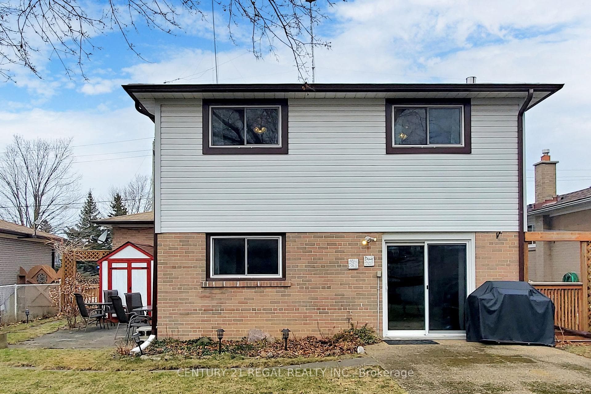 646 Red Deer Street photo 35