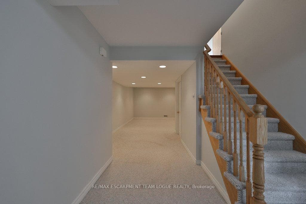 2193 Woodglen Crescent photo 29