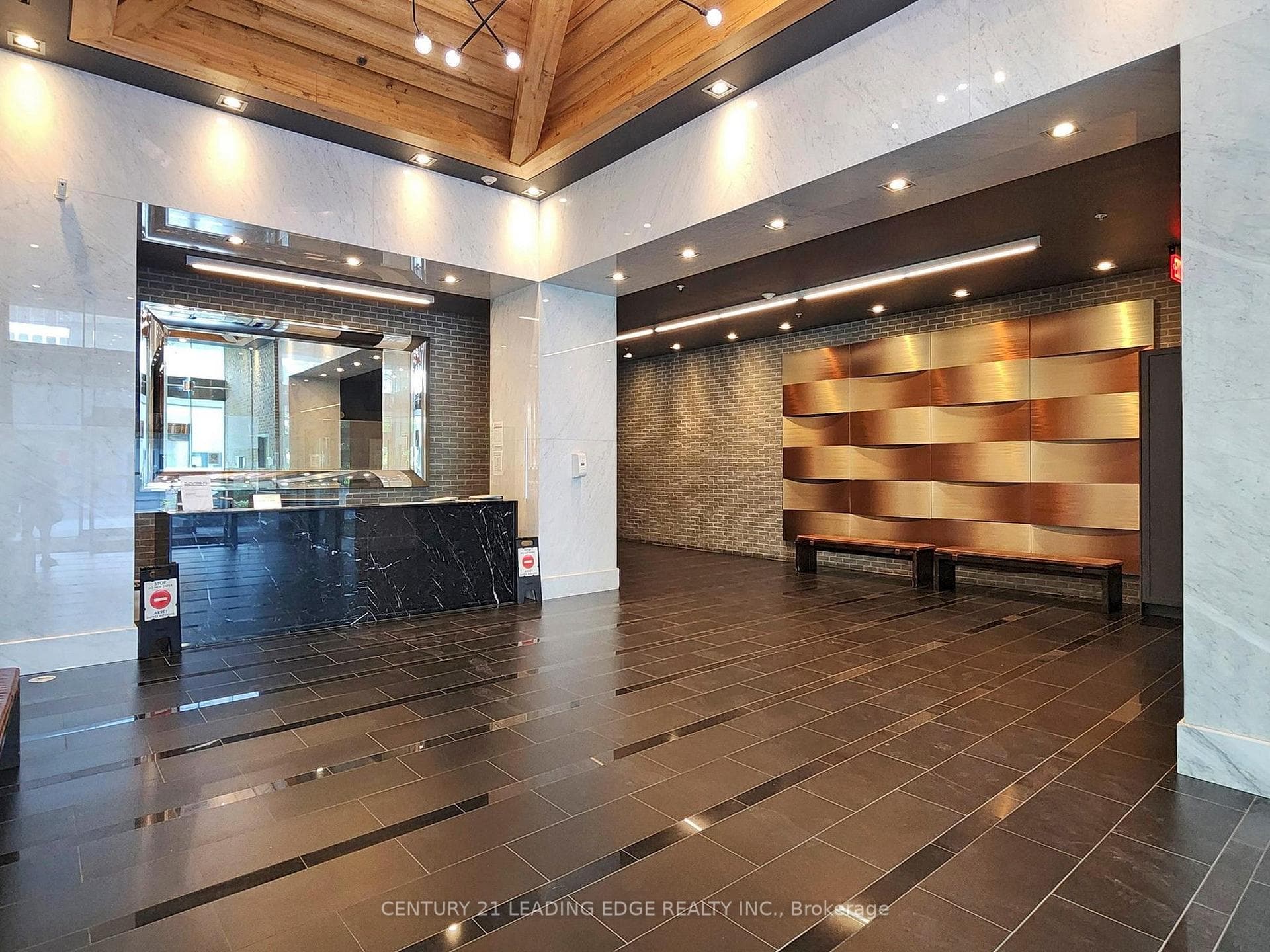 210 Simcoe Street Unit 1012 photo 16