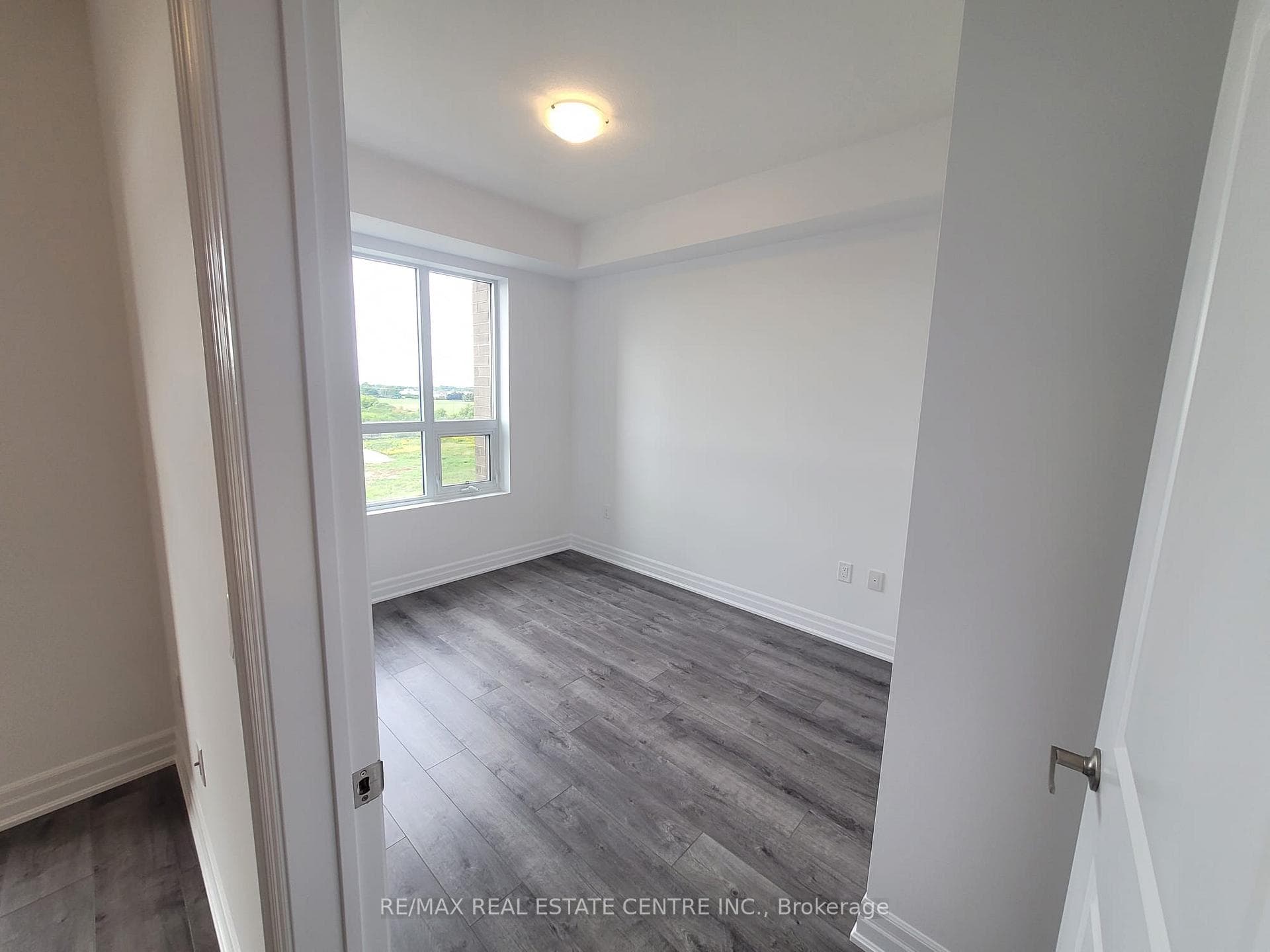 5055 GREENLANE Road Unit 501 photo 16