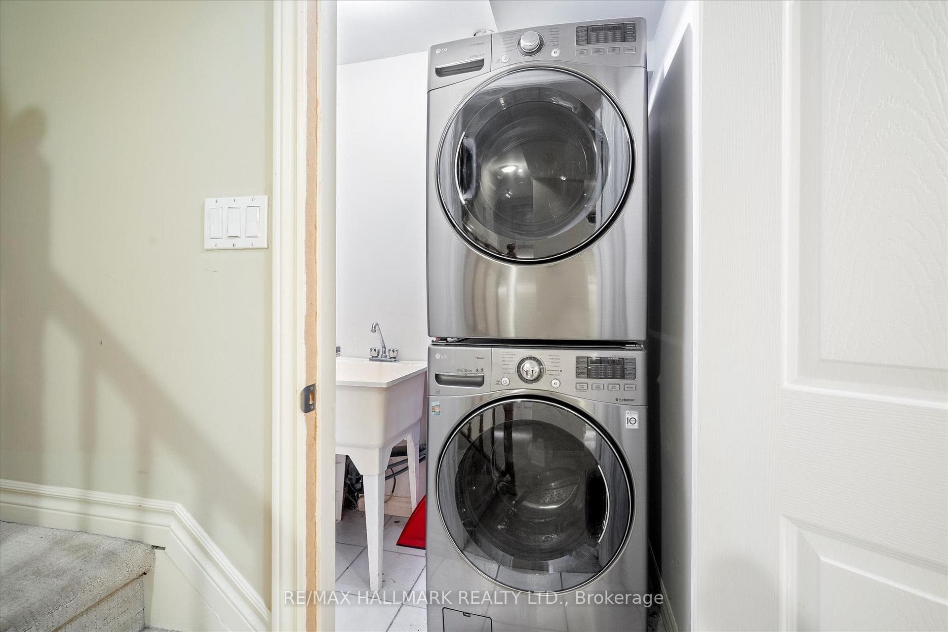 107 Wineva Avenue photo 43