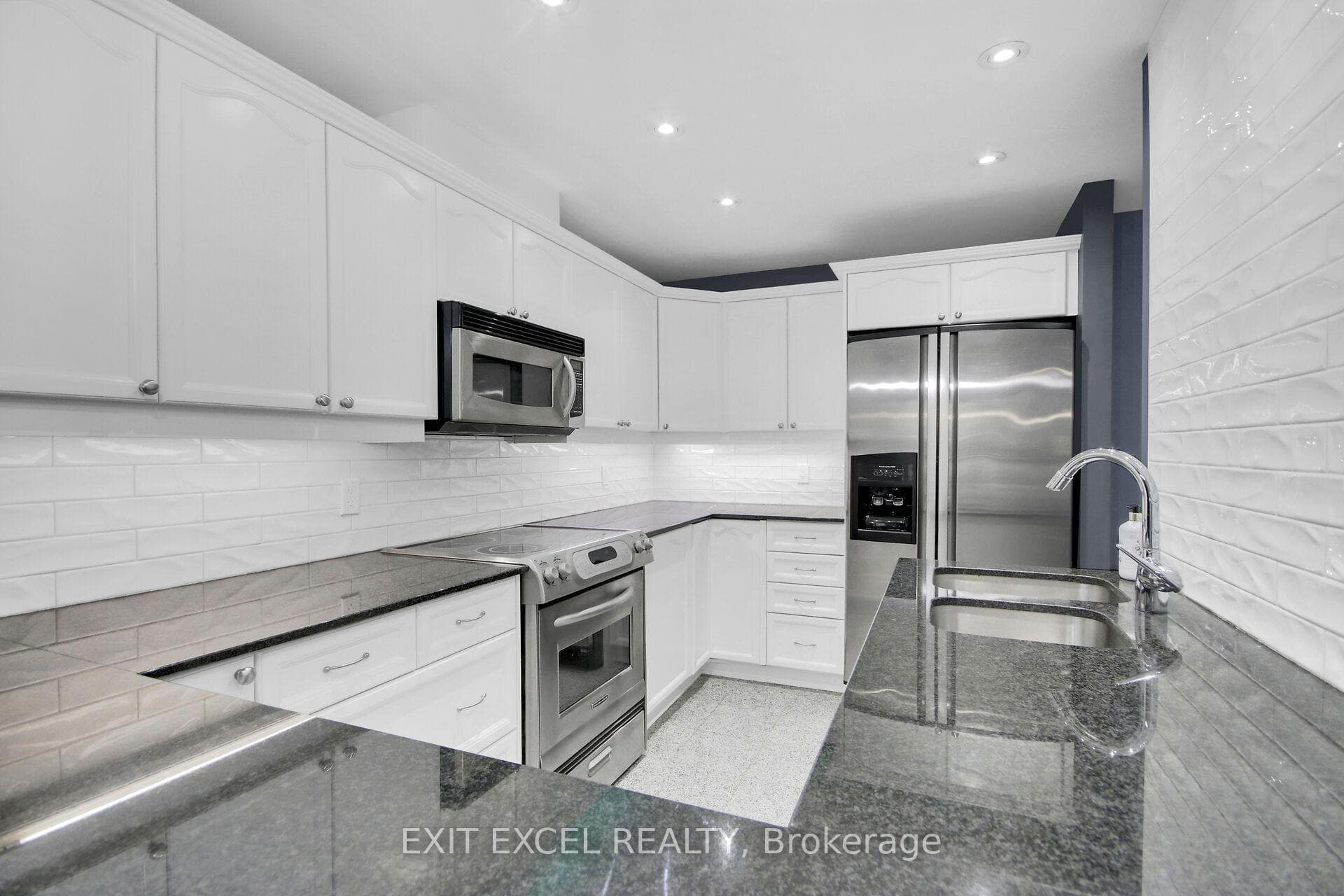 700 Sussex Drive Unit 309 photo 11