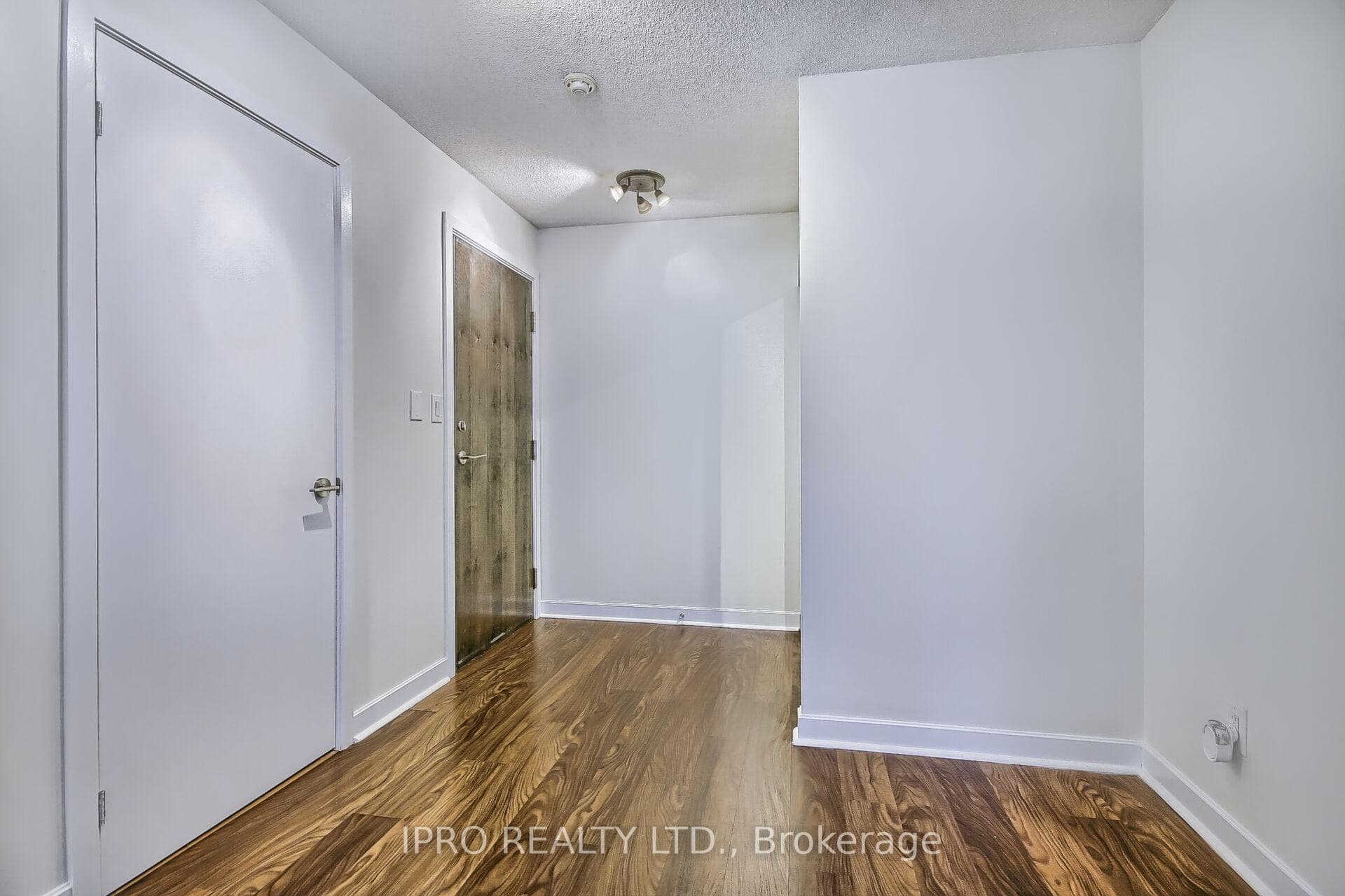 33 Bay Street Unit 712 photo 27