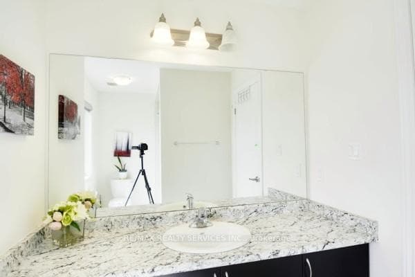 13 Jenner Drive photo 30