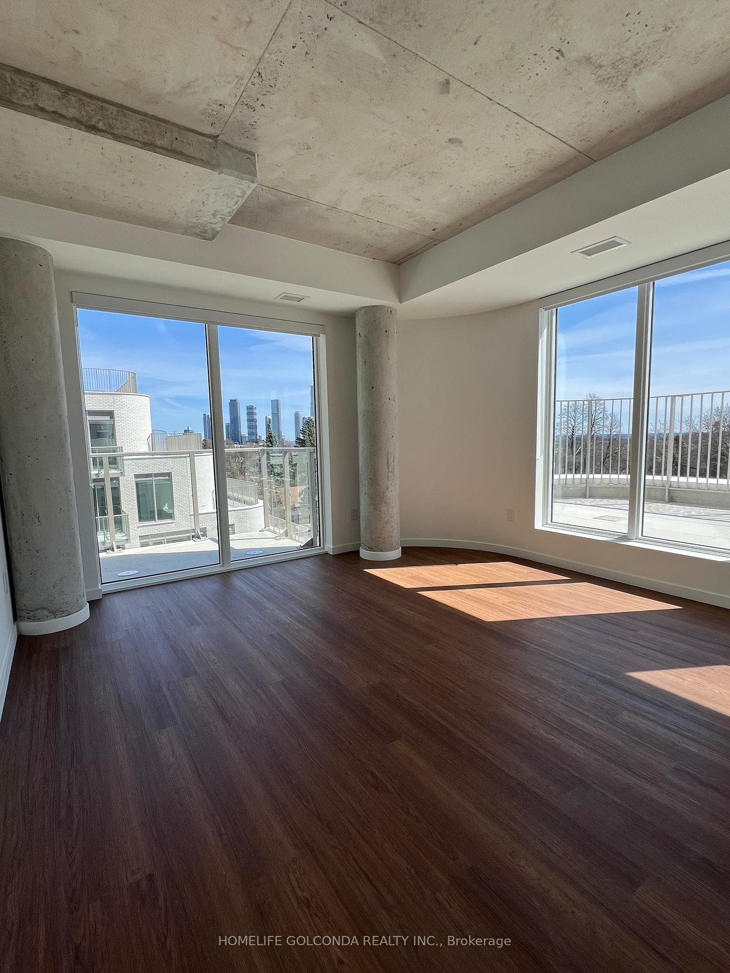 689 The Queensway Way Unit 506 photo 13