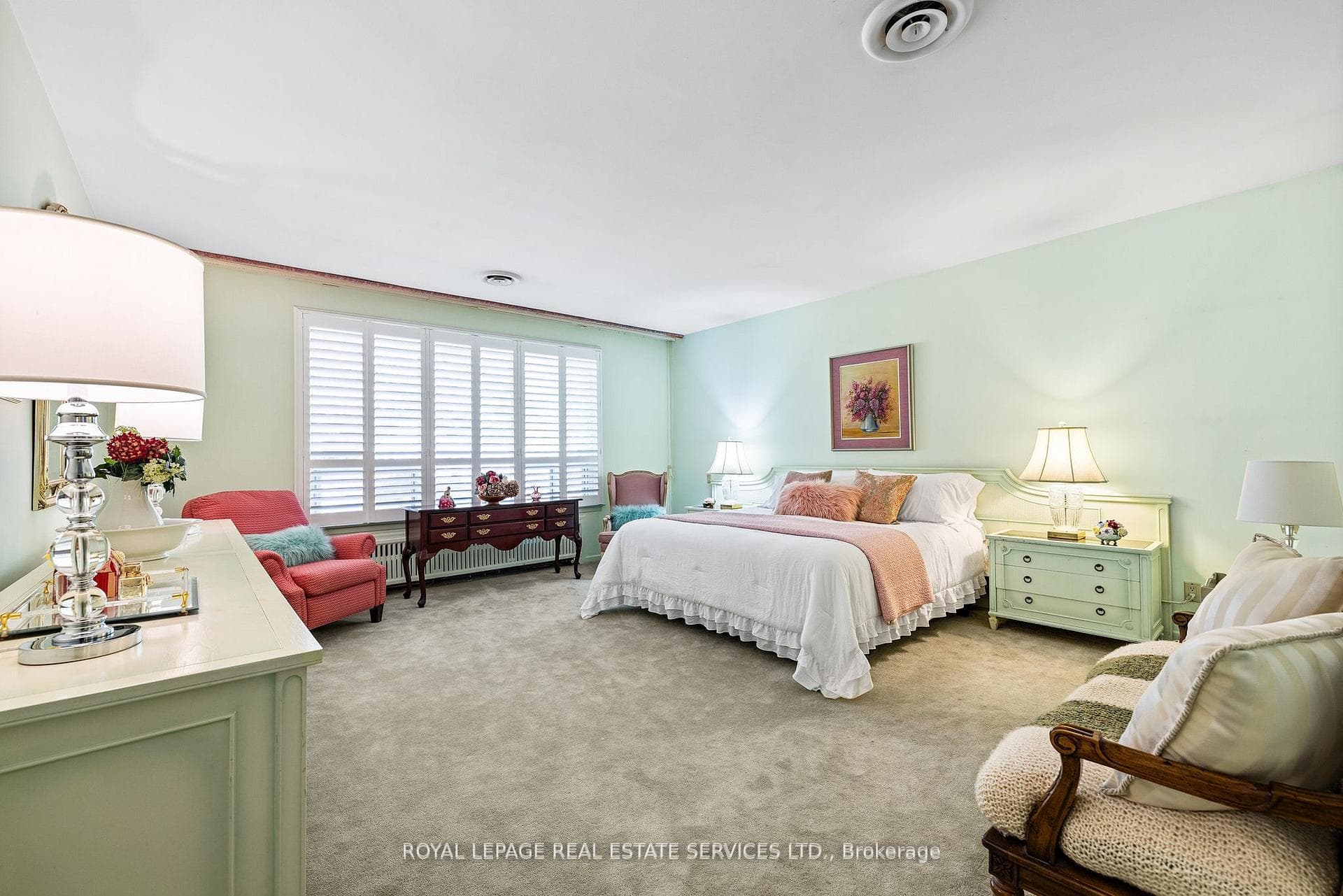 70 Leggett Avenue photo 25
