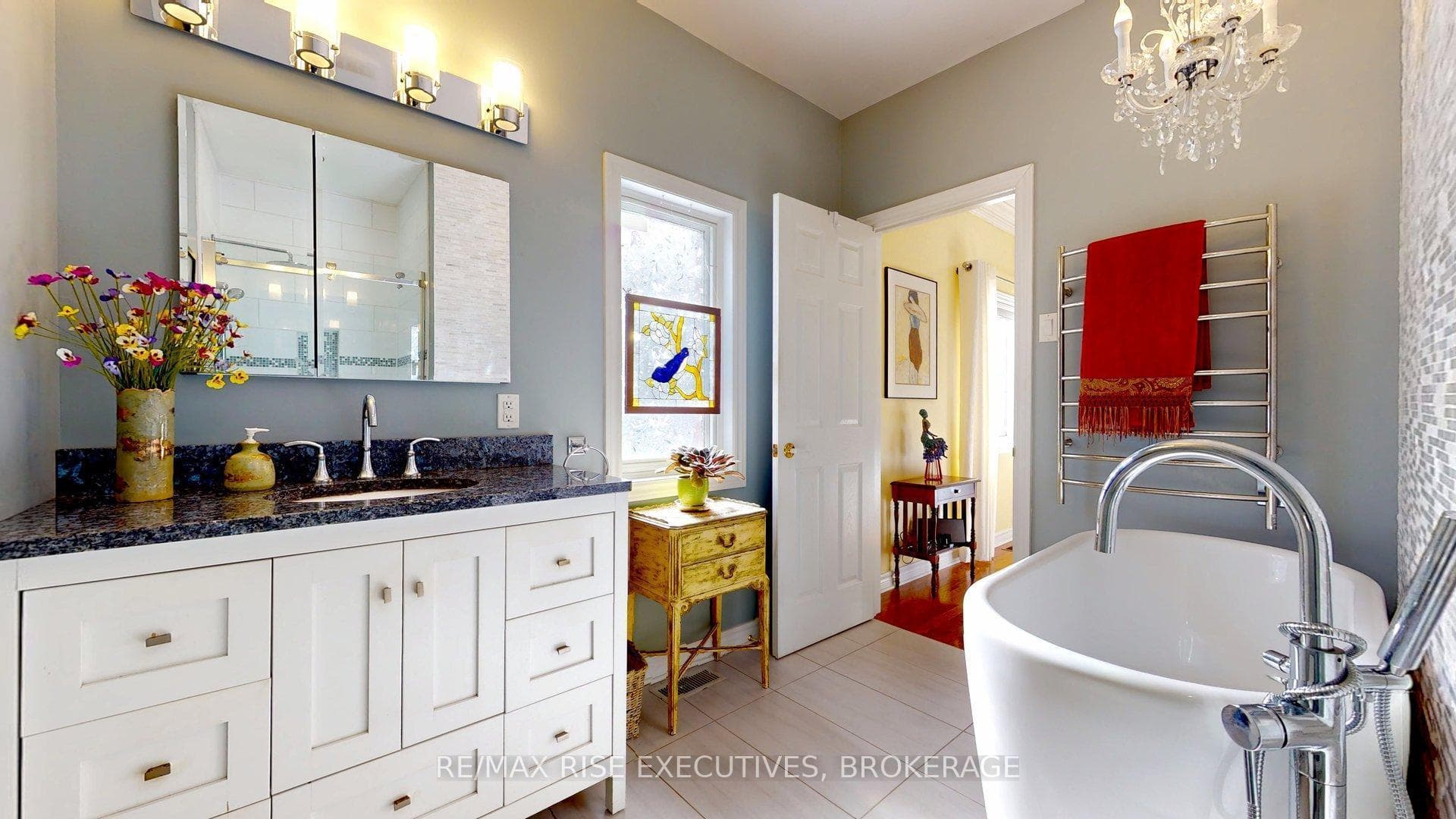 Ensuite with french tub