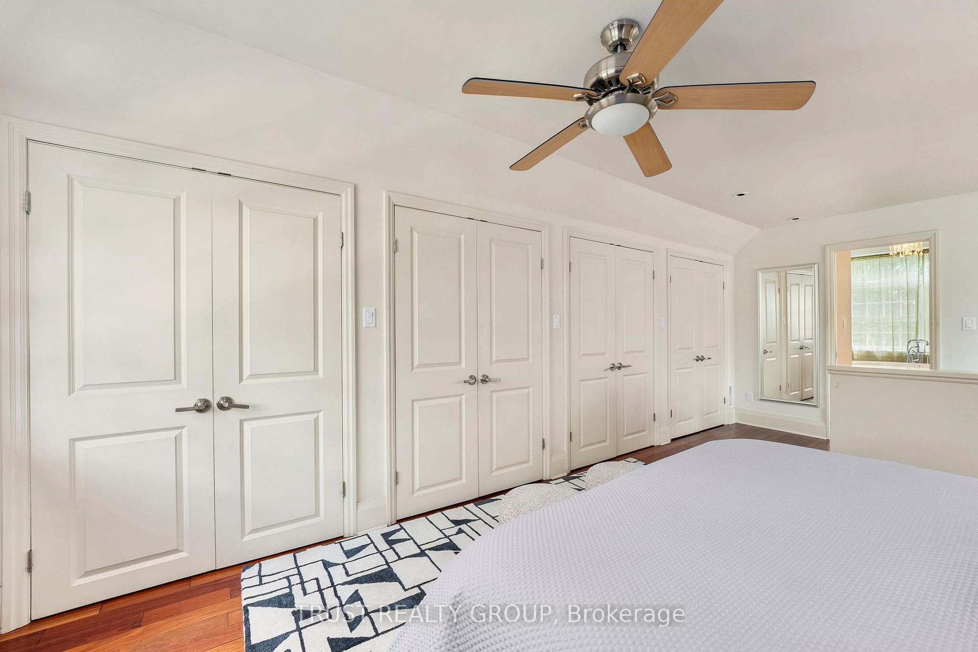 5 Ellerbeck Street photo 33