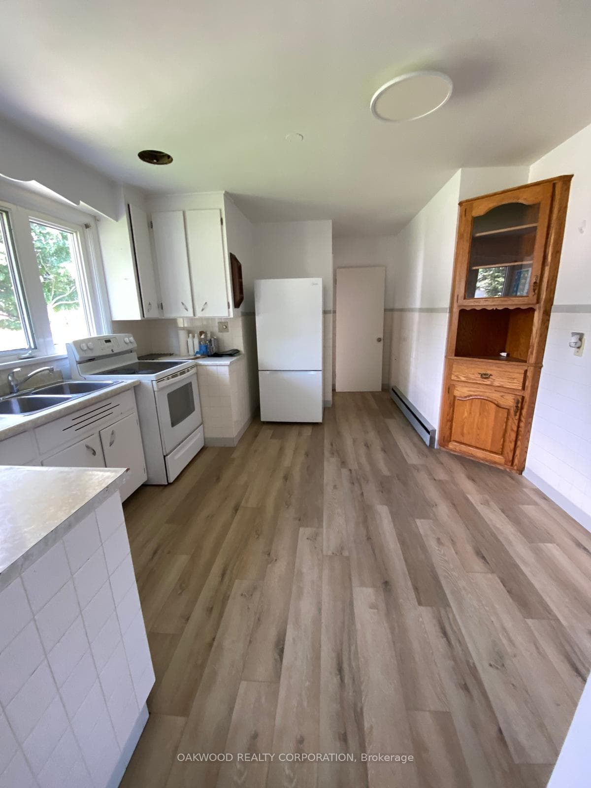 1158 Johnson Street photo 3