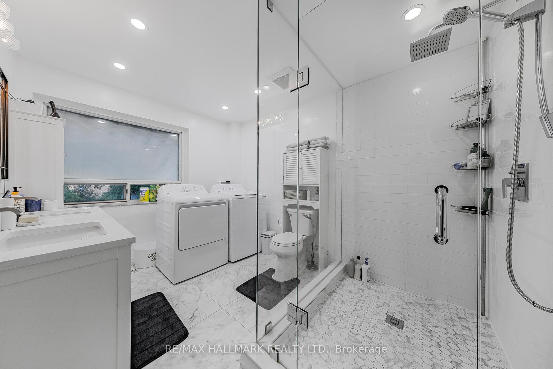 80 Berkinshaw Crescent photo 27