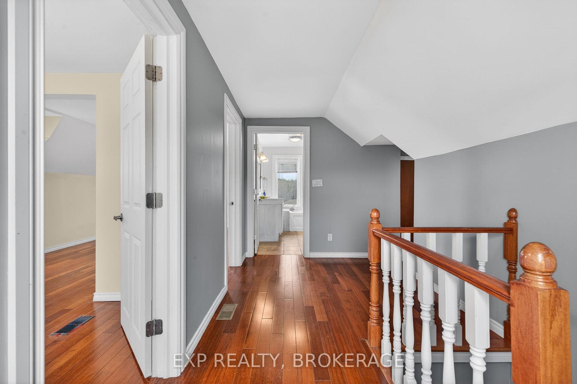 488 BOUNDARY Road photo 18