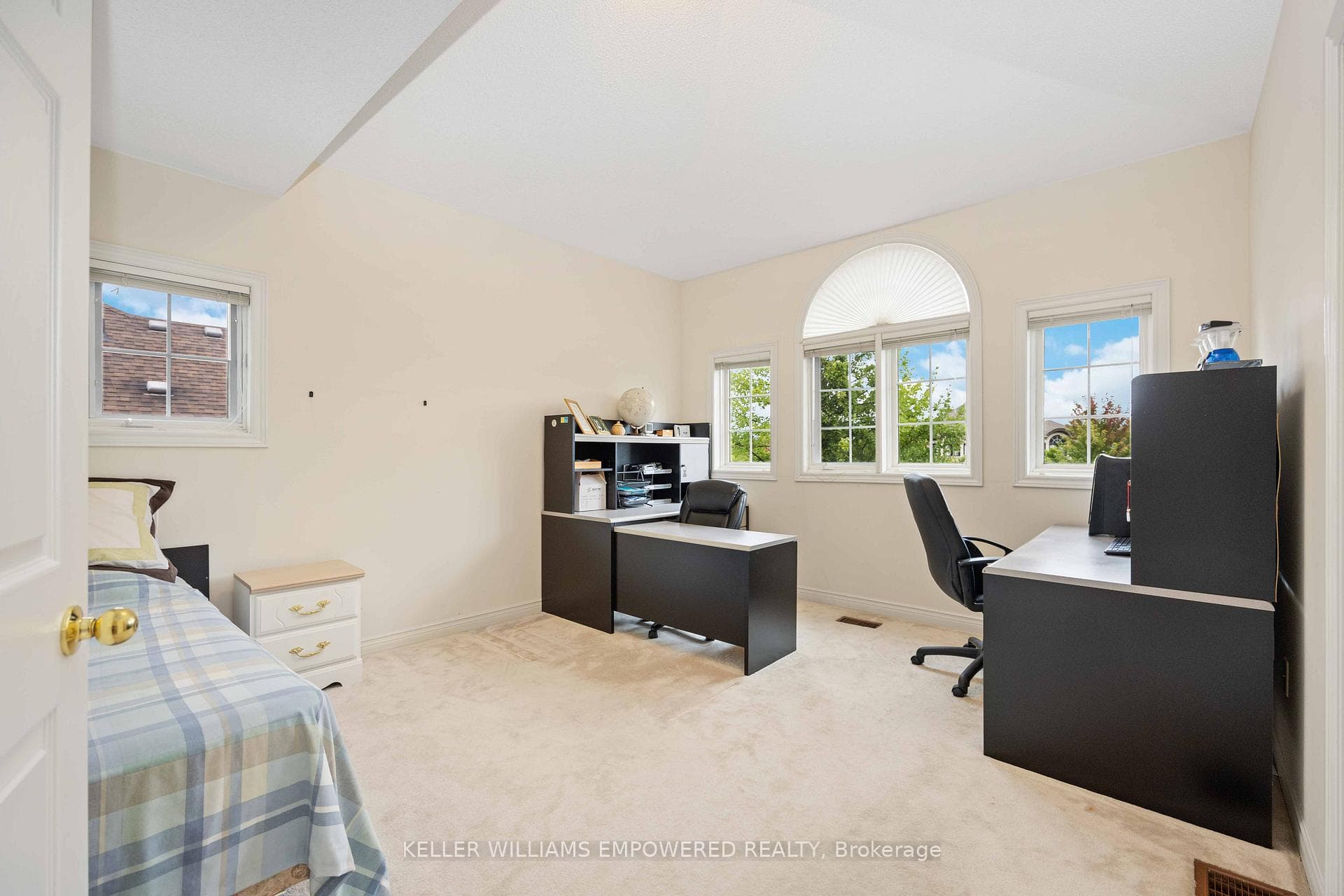 92 Oakhaven Drive photo 28
