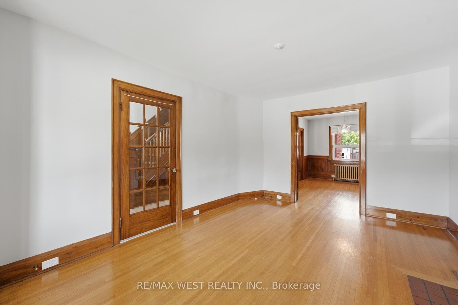 280 Westmount Avenue photo 6