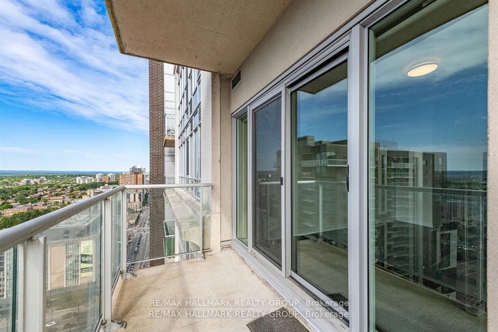 242 Rideau Street Unit PH1-2702 photo 35