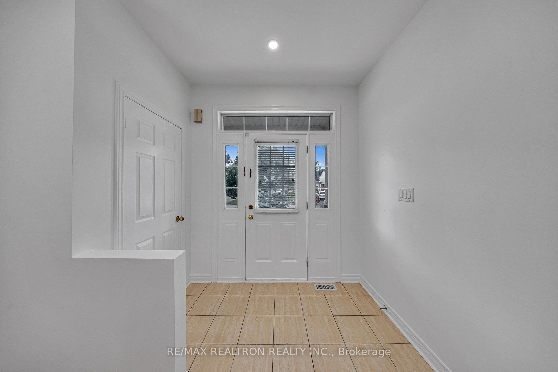 138 Angus Drive photo 10