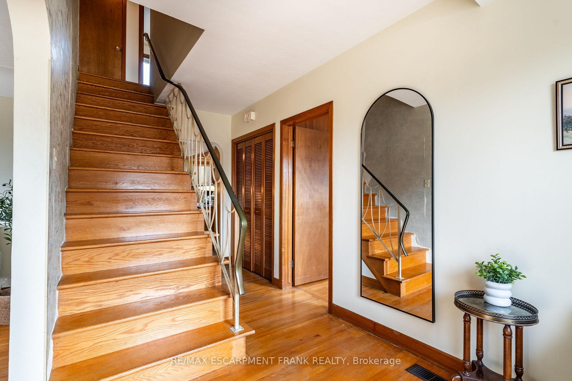 147 LLOYMINN Avenue photo 4