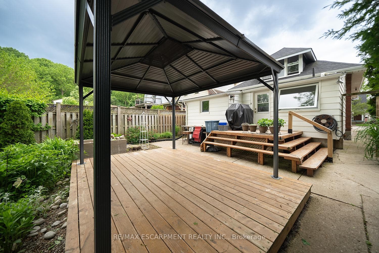 14 Carlyle Street photo 35