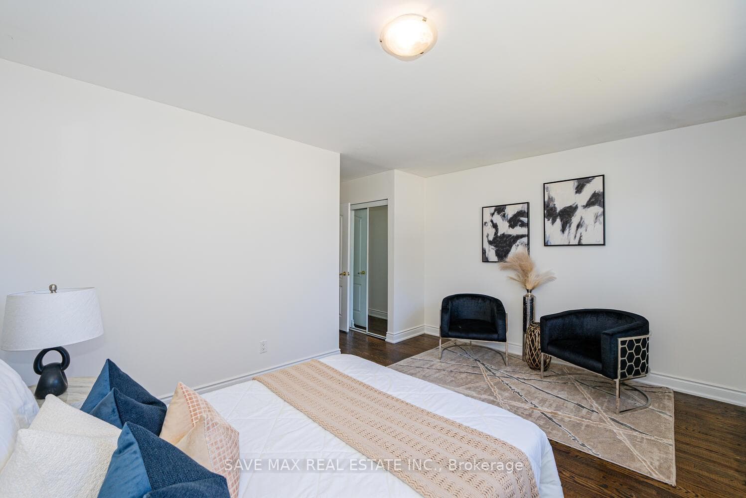 24 Evesham Crescent photo 10
