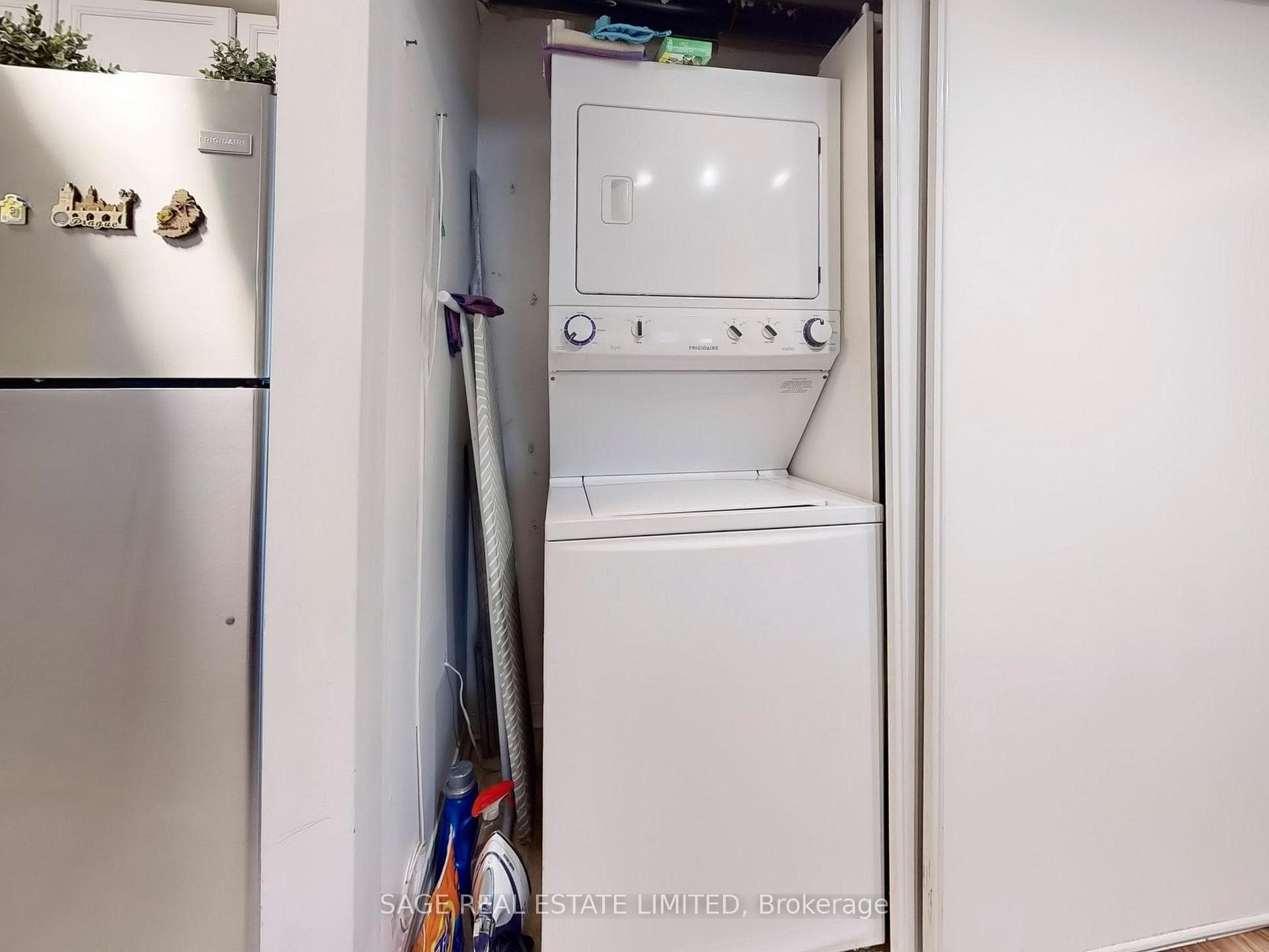 760 Lawrence Avenue Unit 44 photo 28