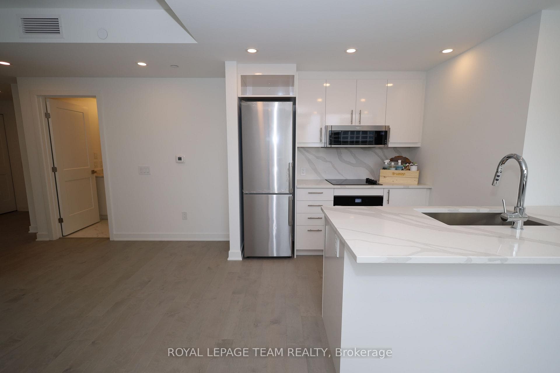 340 Queen Street Unit 2206 photo 41