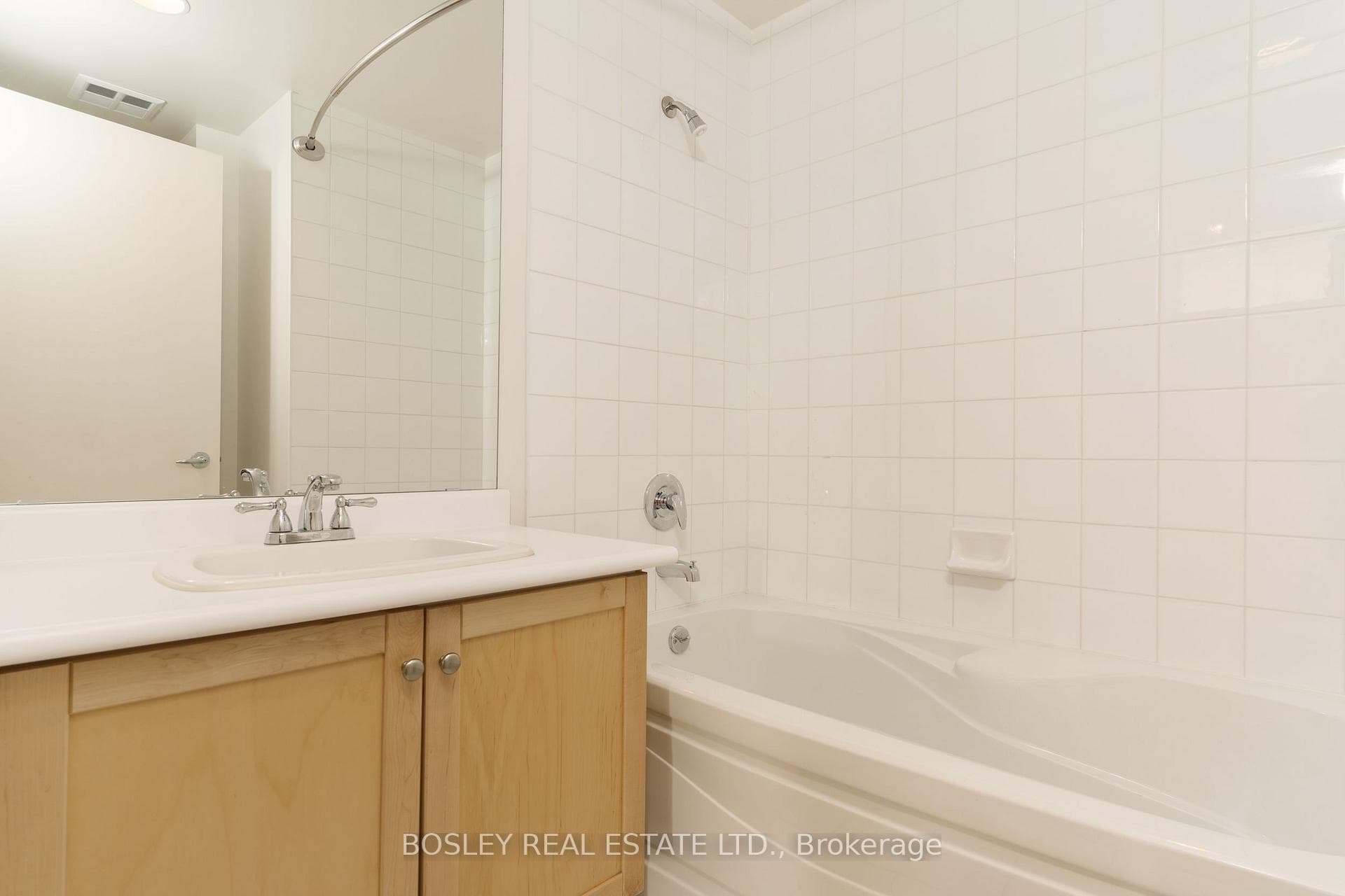 700 King Street Unit 1212 photo 27