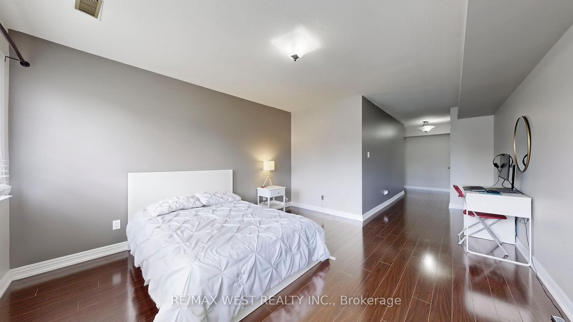 1995 Royal Road Unit 201 photo 18