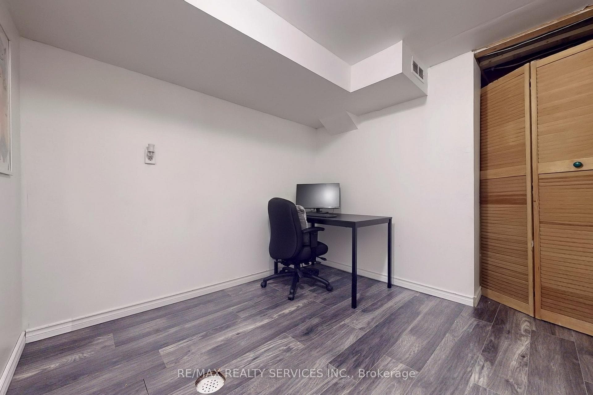 960 Glen Street Unit 37 photo 22