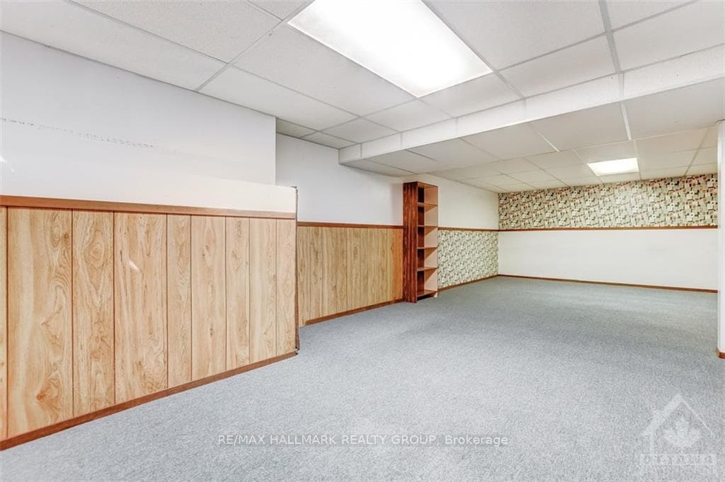 1317 RAINBOW Crescent photo 19