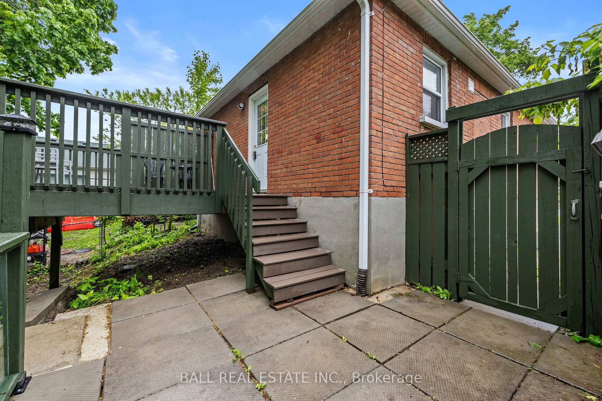 583 Reid Street photo 5