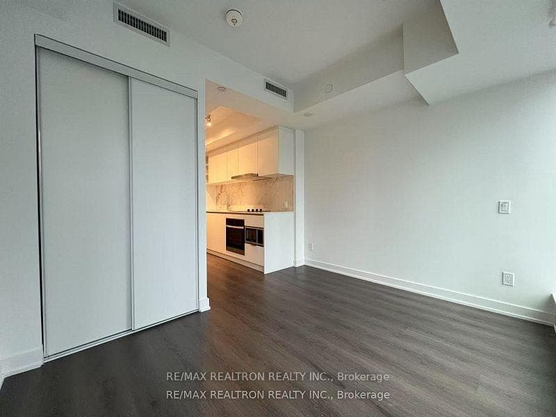 8 Wellesley Street Unit 1808 photo 7