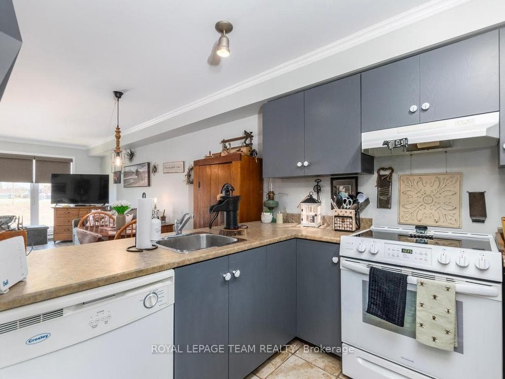 16 Sheffield Street Unit 208 photo 10