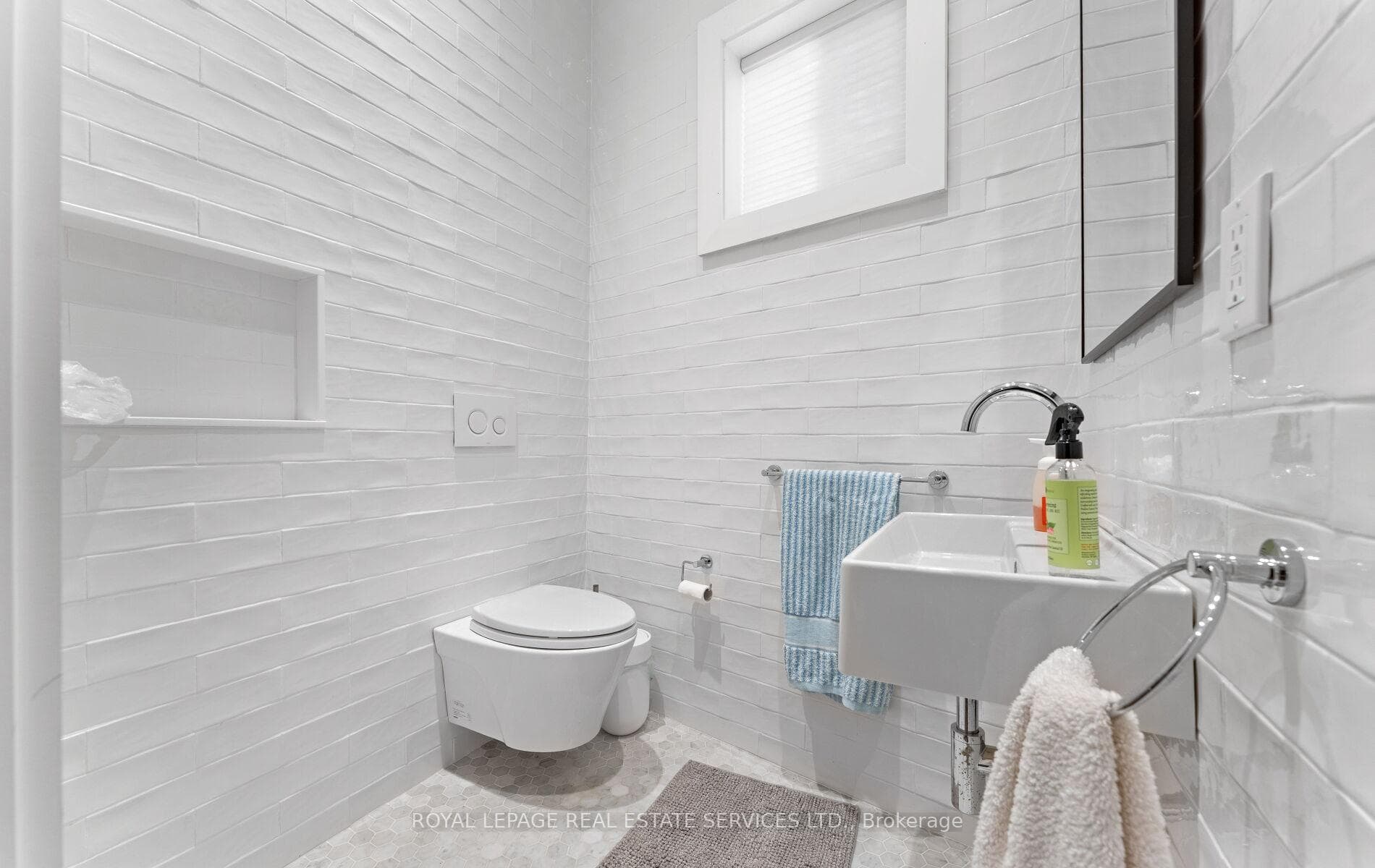 24 Mann Avenue photo 21