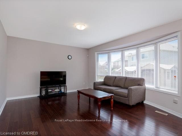 960 PHILBROOK Drive Unit Upper photo 16