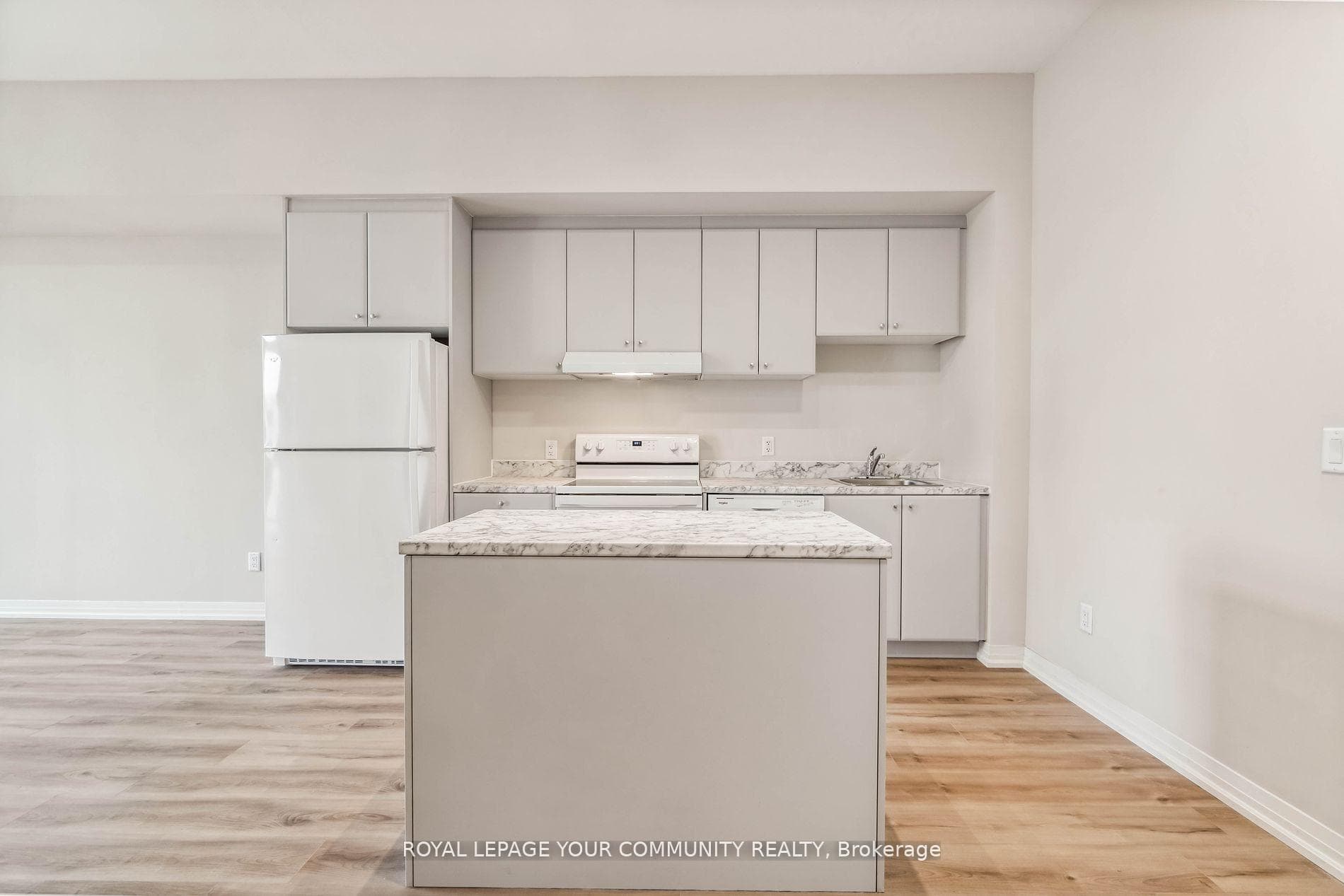 50 Herrick Avenue Unit Upper PH04 photo 9