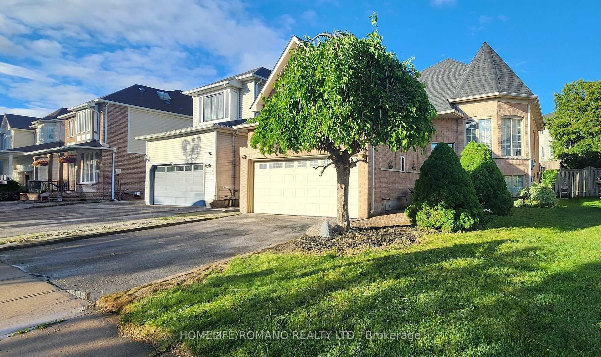 25 Bedell Crescent photo 3