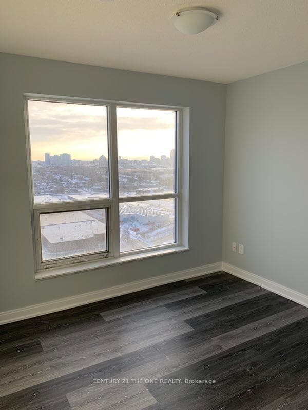 181 Village Green Square Unit 2020 photo 6