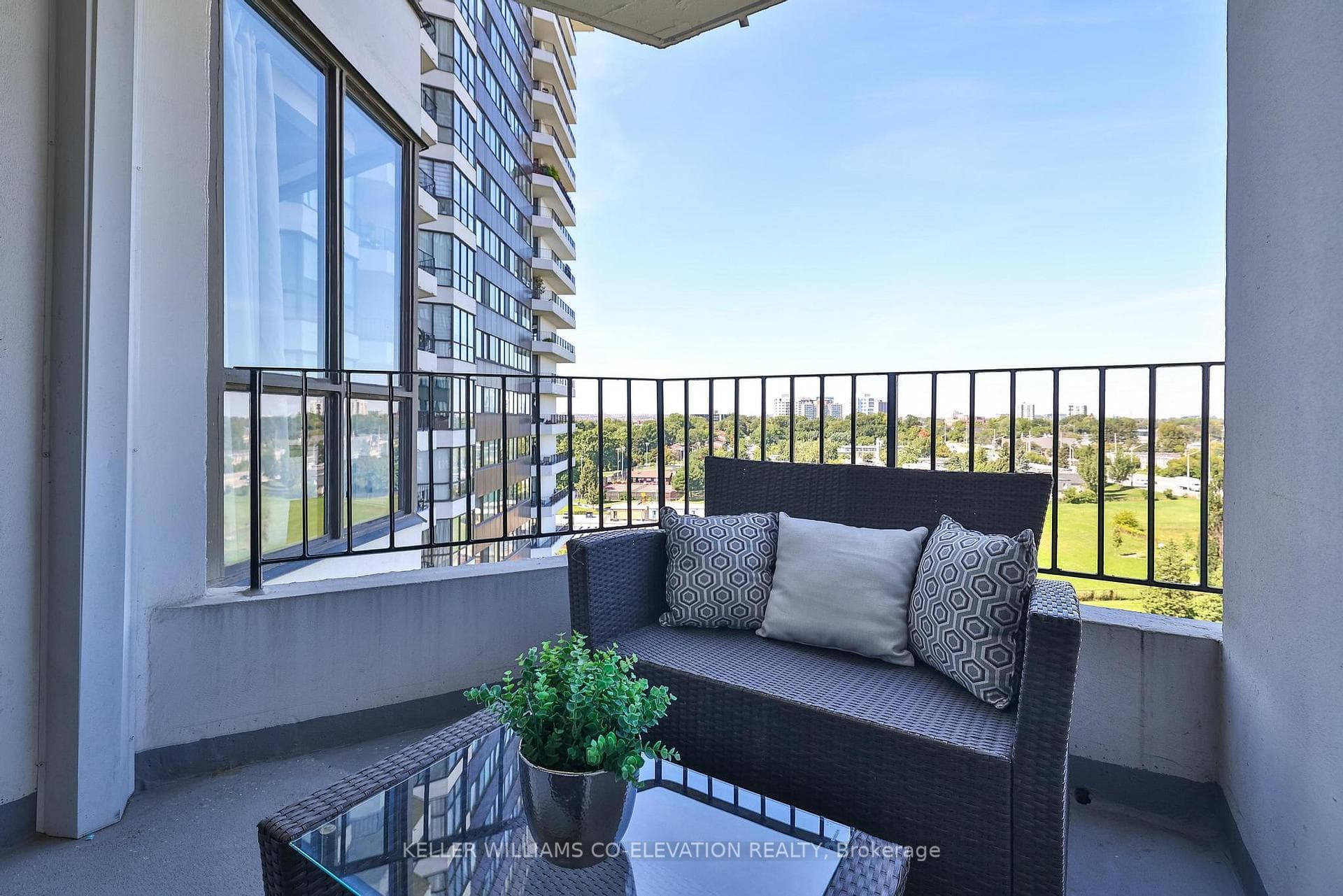 1333 Bloor Street Unit 1219 photo 27