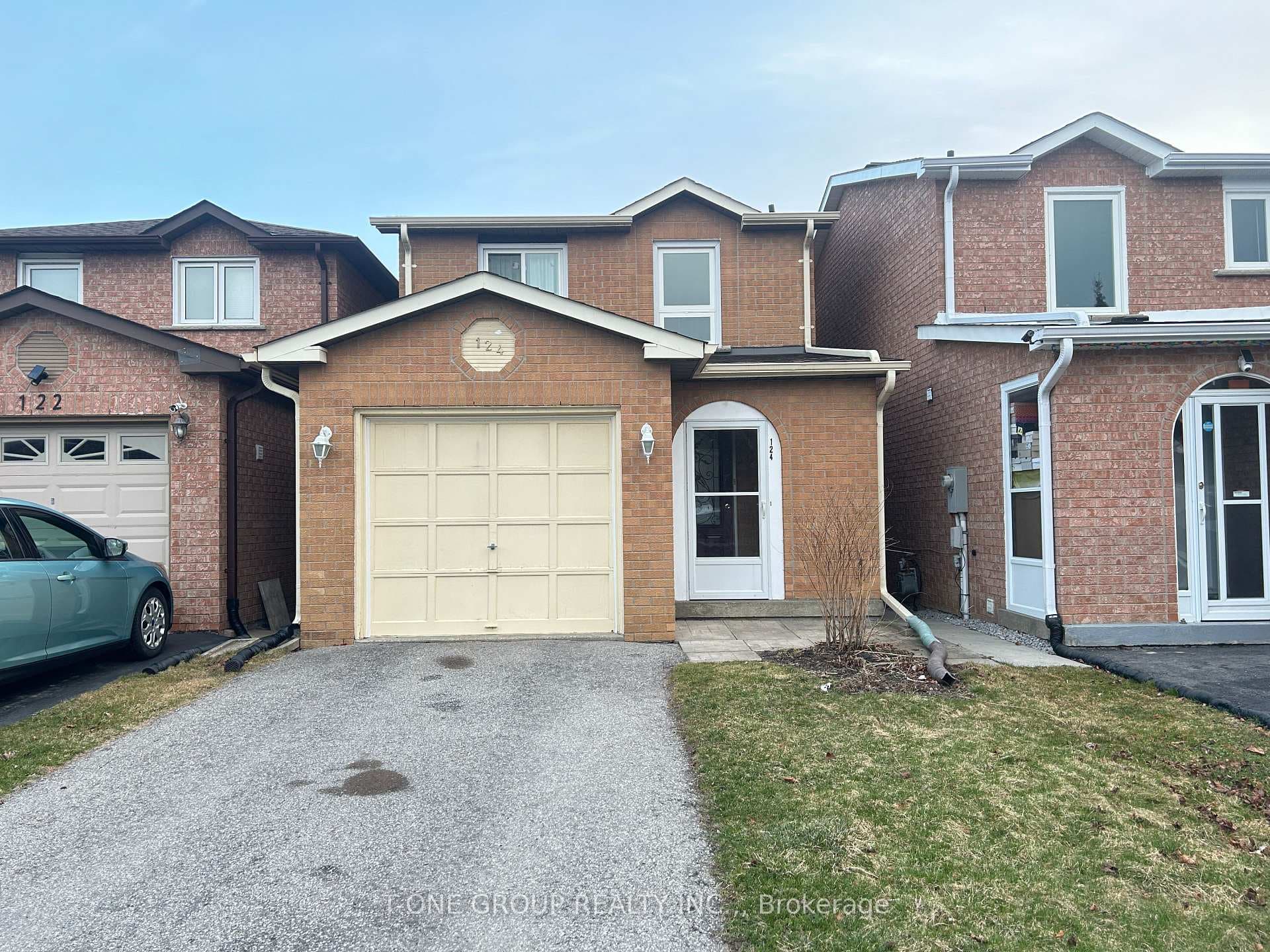 124 Dunbar Crescent photo 1