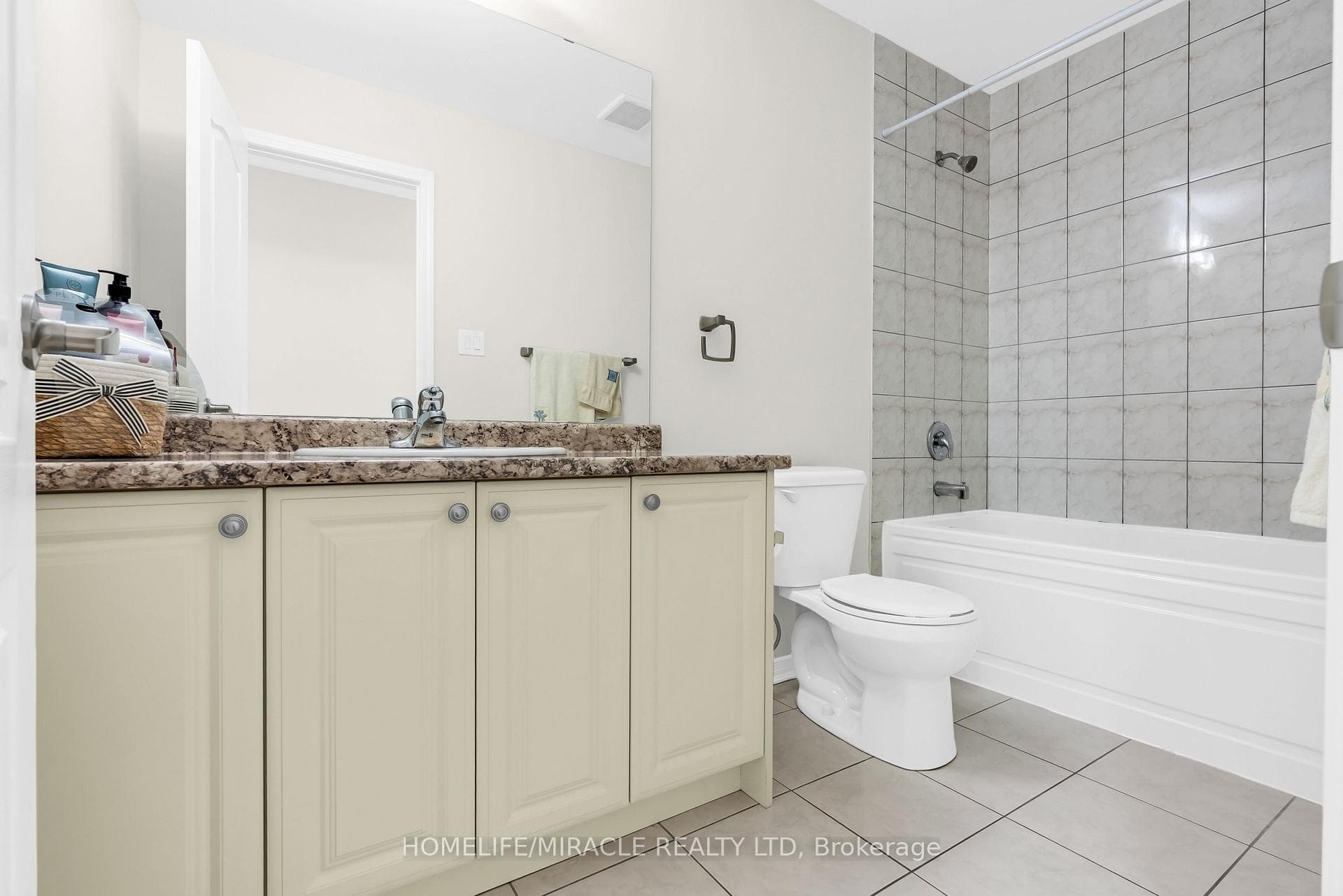 23 Royal Coachman Way photo 26