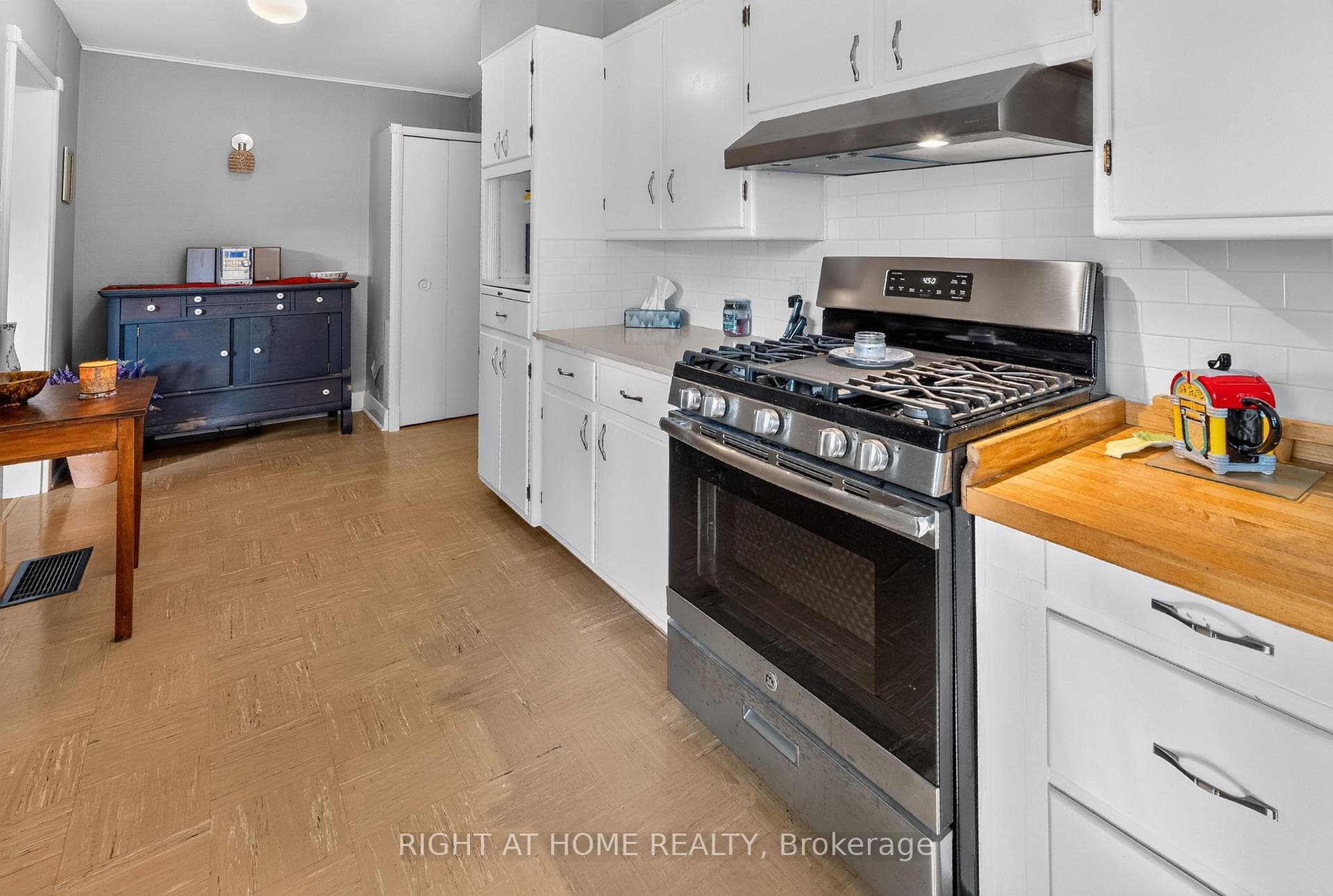 335 Sunset Drive photo 12