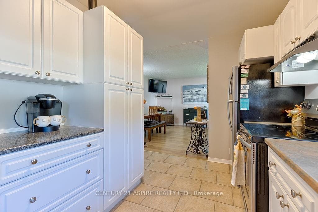 669 THIRD Avenue photo 7