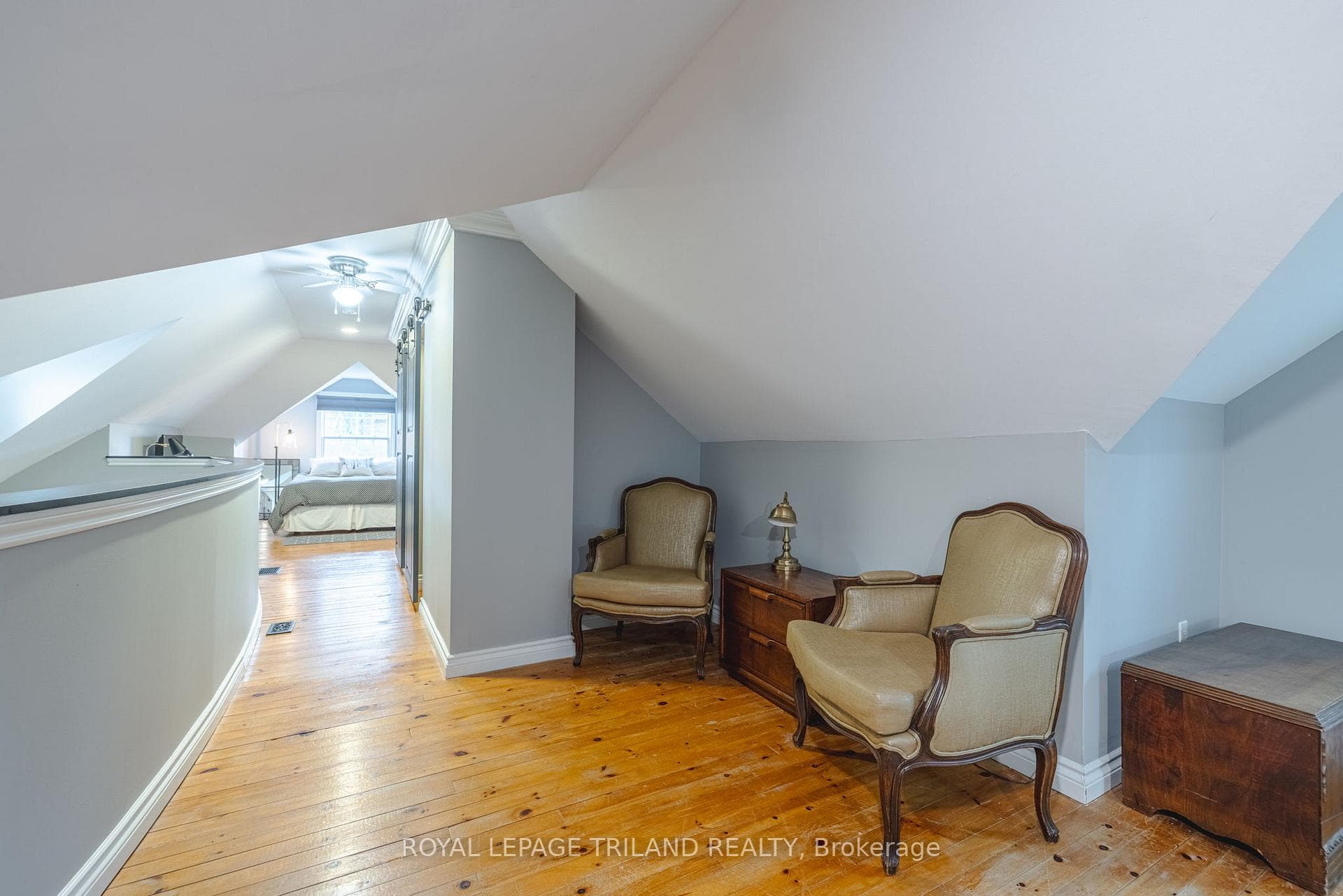 474 Grosvenor Street photo 23